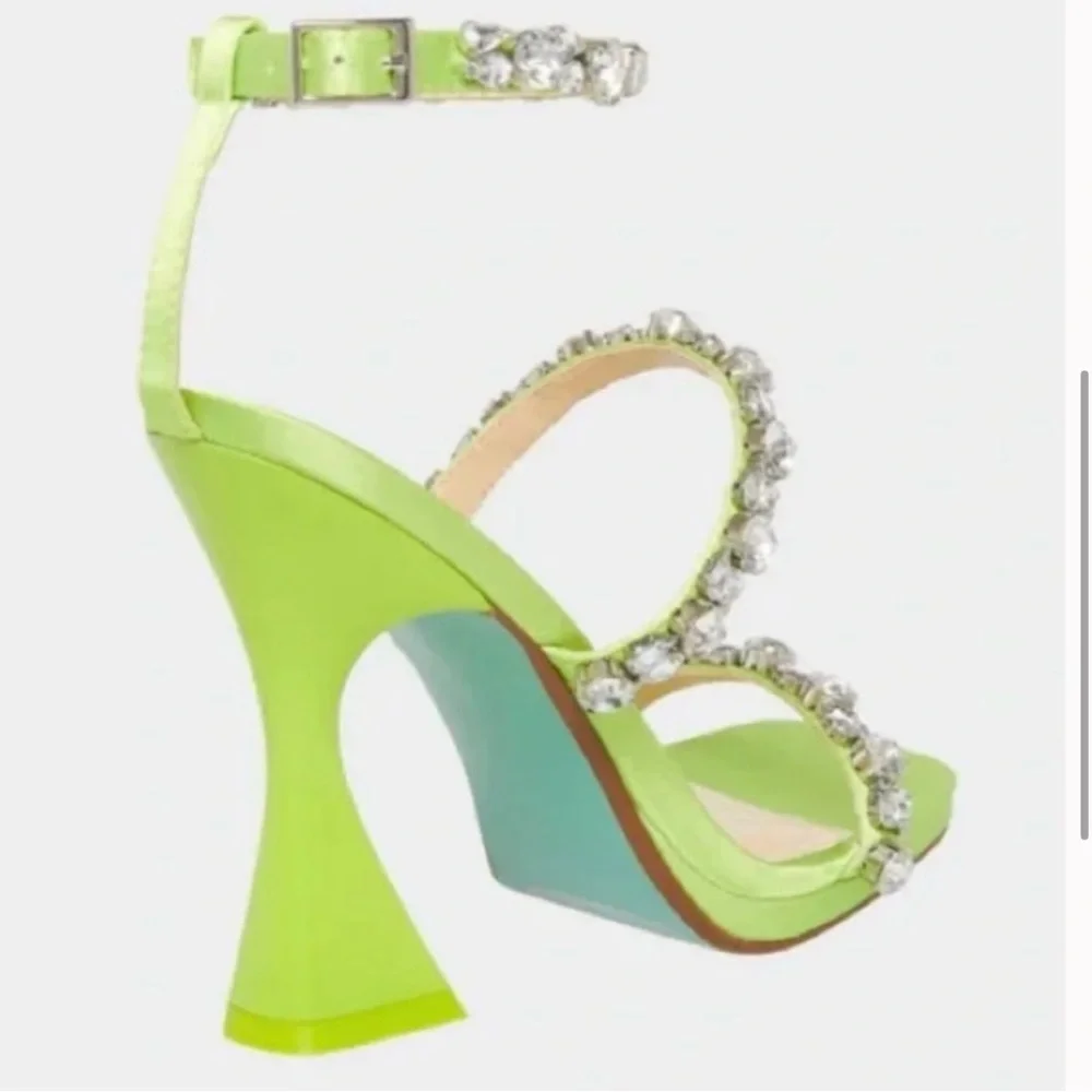 NEW Betsey Johnson Satin& Rhinestones Heels Size 7 - Picture 5 of 7